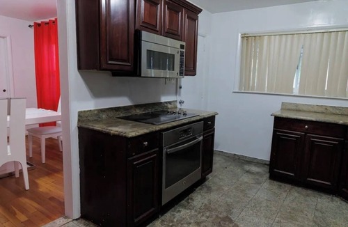 Lincoln Park House | Cheerful Home in Yonkers NY