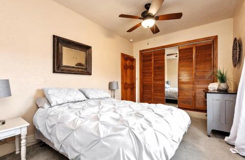 New Kensington House | Cheerful Home with Fire Pit where Sleeps 8