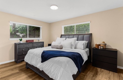 Garden Oaks House | Cheerful Houston Home With Pool with power post storm!