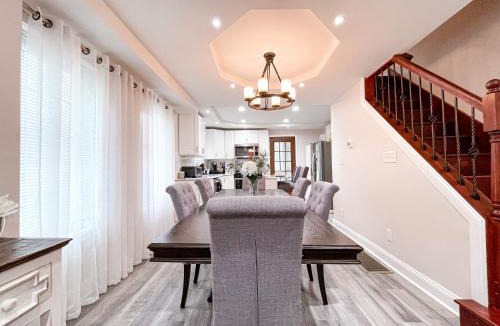 Foxcroft Square House | Cheerful & Modern Home w/a Walkout Deck Area