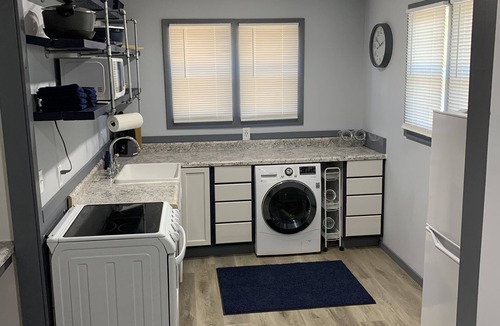 Norton House | Cheerful newly remodeled 1-bedroom with fireplace