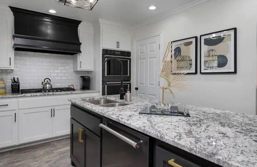Amarillo House | Cheerful Oasis|3bd 2bath|Central Location|FamIlies