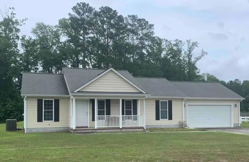 McCutcheon Field House | Cheerful, peaceful home with modern amenities