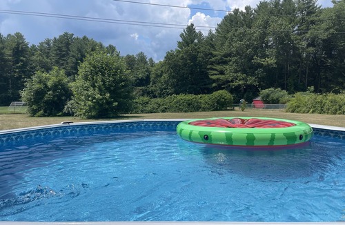 Litchfield House | Cheerful PET FRIENDLY Home