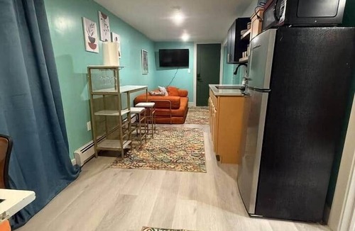 Hackensack River Waterfront Apartment | Cheerful Rainbow Suite Near NYC