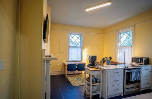 Summerville Apartment | Cheerful, sunny historic stay