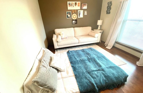 Jenks House | Cheerful Three Bedroom Home Jenks/Tulsa Oklahoma
