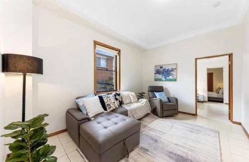 Lewisham Apartment | Cheerful Two Bedroom house