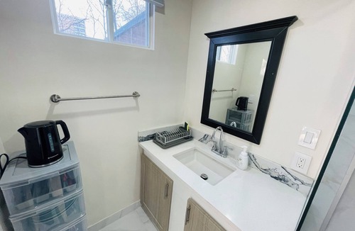 North York House | Cheerful Winnie the Pooh Themed Suite