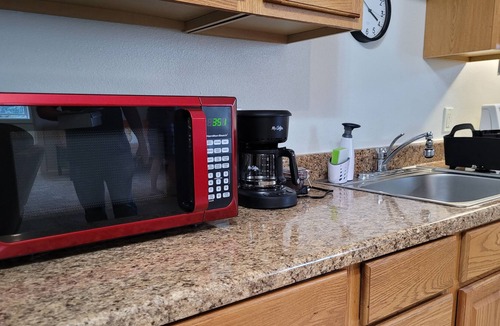 Billings Apartment | Cheerfull One Bedroom Apartment