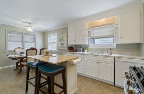 East Rochester House | Cheery 2-BDRM in East Rochester! w/onsite parking