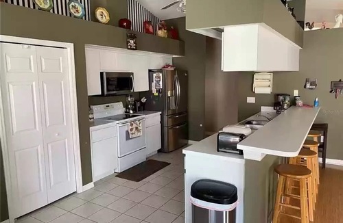 Valrico Villa | Cheery 4 Bedroom Pool Villa