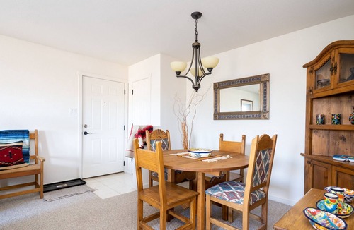 Santa Fe Condo | Cheery condo w. community pool, minutes to Santa Fe Plaza