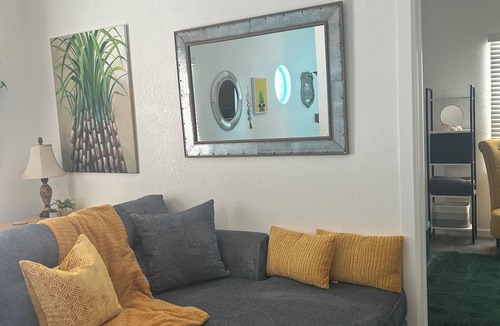 Joplin Condo | Cheery Island Bliss