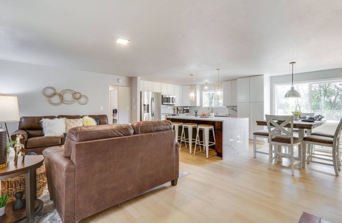 Centralia - Chehalis House | Chehalis Getaway w/Golf Course View + Fire Pit!