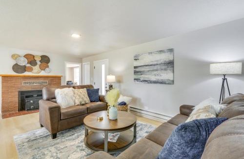 Chehalis House | Chehalis Getaway w/Golf Course View + Fire Pit!