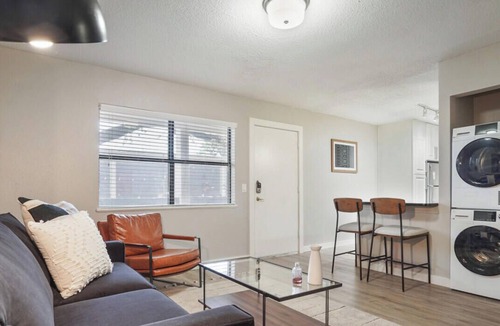 Brentwood Apartment | Chelsea #249 xxxxxxx