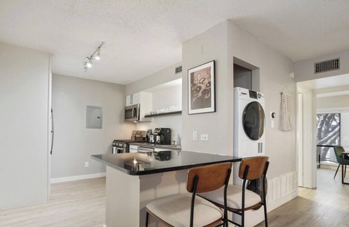 Brentwood Apartment | Chelsea #249 xxxxxxx