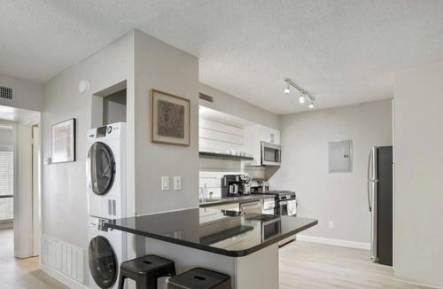 Brentwood Apartment | Chelsea #250 xxxxxxx