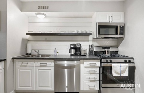 Brentwood Apartment | Chelsea #250 xxxxxxx