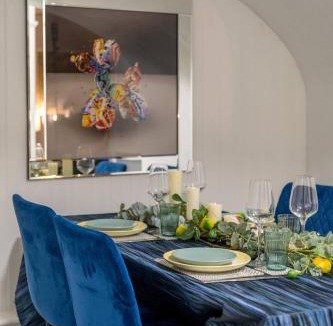 Redcliffe Apartment | Chelsea 2BR Private Courtyard Earls Court Tube