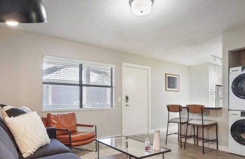 Brentwood Apartment | Chelsea Combined #249 and #250