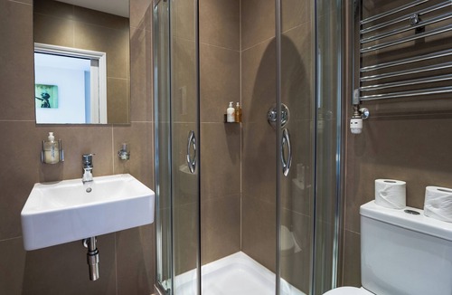 Larkhall House | Chelsea Guest House