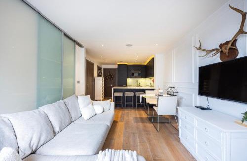 Sands End Apartment | Chelsea Harbour Suite