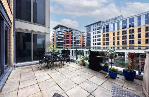 Sands End Apartment | Chelsea Harbour Suite