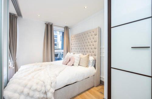 Sands End Apartment | Chelsea Harbour Suite