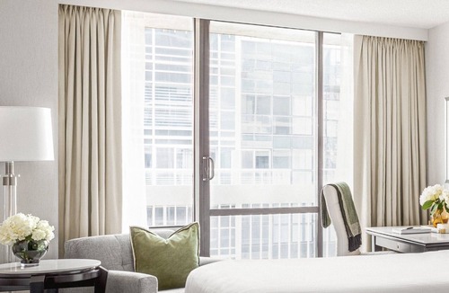 Bay Street Corridor Hotel | Chelsea Hotel, Toronto