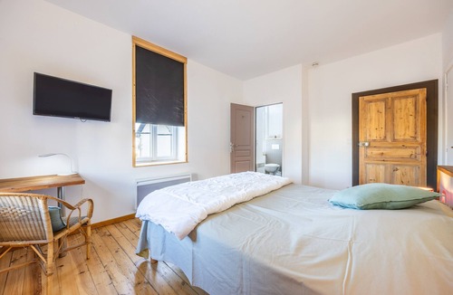 Saint-Michel-Mont-Mercure Bed & Breakfast | Chenin Guest Room with Wi-Fi