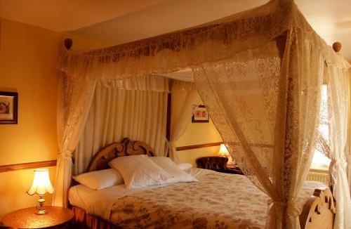 Forest Row Hotel | Chequers Inn Hotel