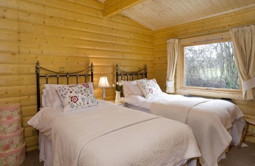 Oxford Cabin | Cherbridge Lodges Riverside Lodges Short Lets