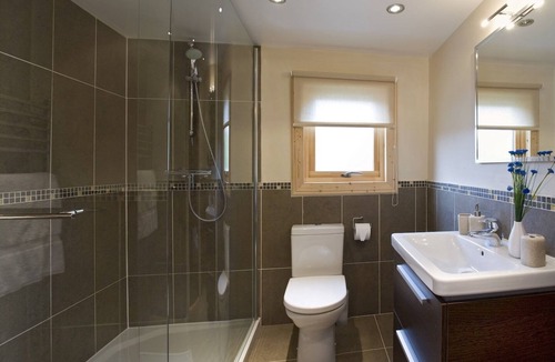 Oxford Cabin | Cherbridge Lodges Riverside Lodges Short Lets