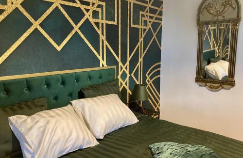 Azillanet Bed & Breakfast | CheRiedel Bed & Breakfast & Art Gallery