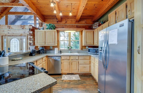 Bean Station Cabin | Cherokee Lake Cabin w/Deck & Kayaks!