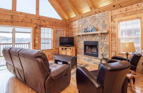 Bean Station Cabin | Cherokee Lake Front Cabin with Private Dock