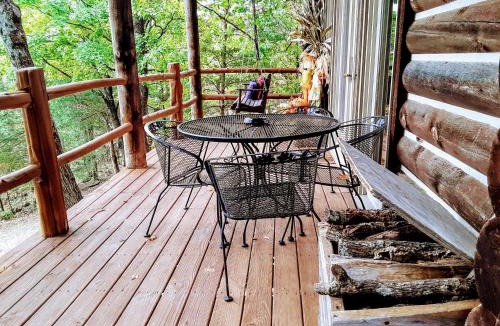 Eureka Springs Ski Chalet | Cherokee Mountain log Cabins