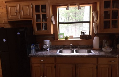 Eureka Springs Cabin | Cherokee mountain log cabin resort