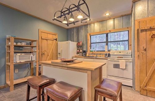 Greeneville Cabin | Cherokee Nat'l Forest Retreat: Renovated Cabin!
