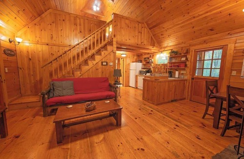 Benton Cabin | Cherokee private cabin in Riverside Resort