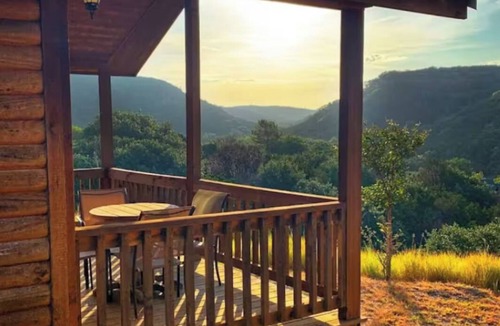 Medina Cabin | Cherokee Suite: Texas Hill Country Resort/w Pool