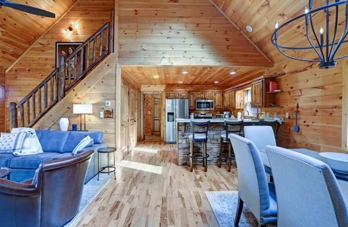 Ridgeline Vistas Cabin | Cherokee Sunsets-Radiant Mtn Sunset, Fire Pit