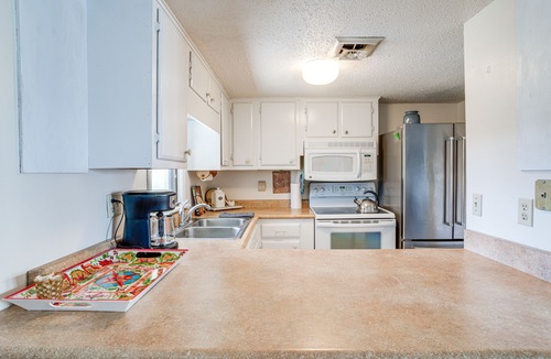 Hardy House | Cherokee Village Townhome w/3 Community Pools!