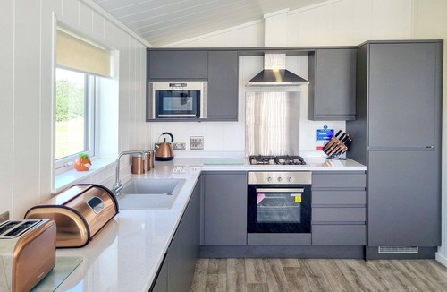 Fitling Cottage | Cherry Blossom 39 - UK50708