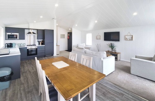 Fitling Cottage | Cherry Blossom 48 - UK50712