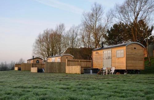 Staple Hill Apartment | Cherry Blossom Hut