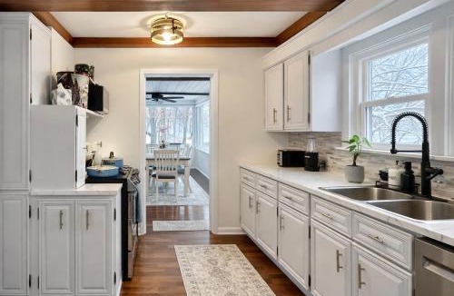 Lake Peekskill House | Cherry Blossom Lake House