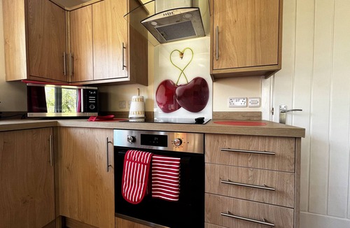 Godshill Ski Chalet | Cherry Lodge